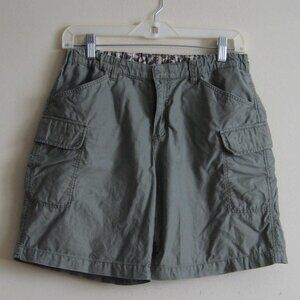 Women's Uniqlo Light Olive Green Cargo Utility Shorts, Size 6 Medium